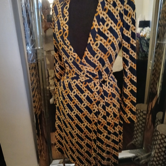 Dress - Picture 3 of 3